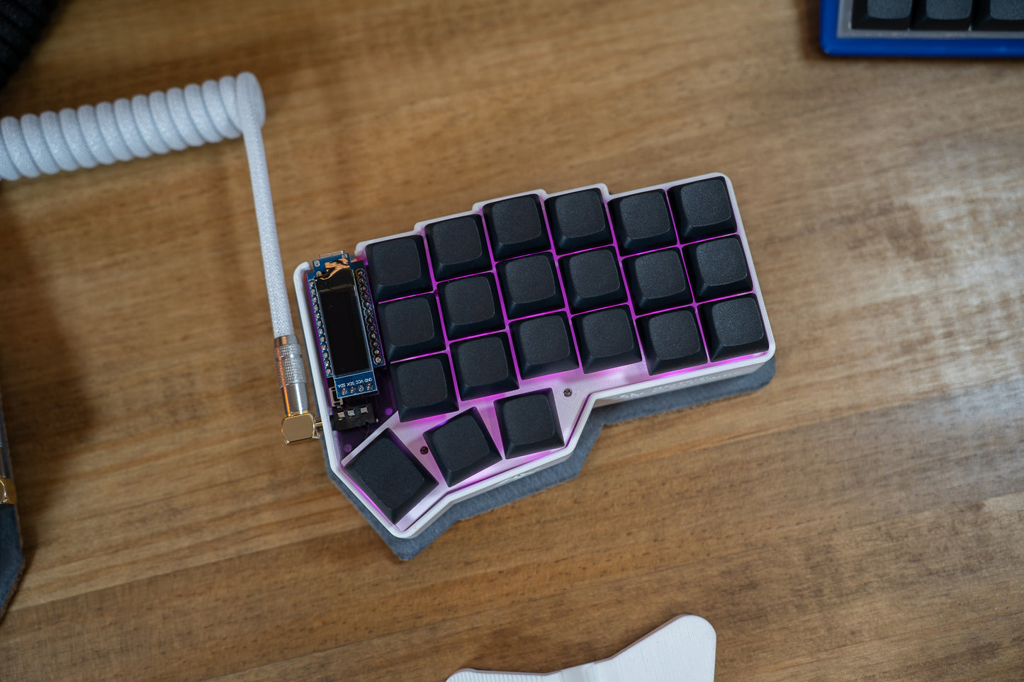 CRKBD Corne White & Black ASSEMBLED MECHANICAL KEYBOARD