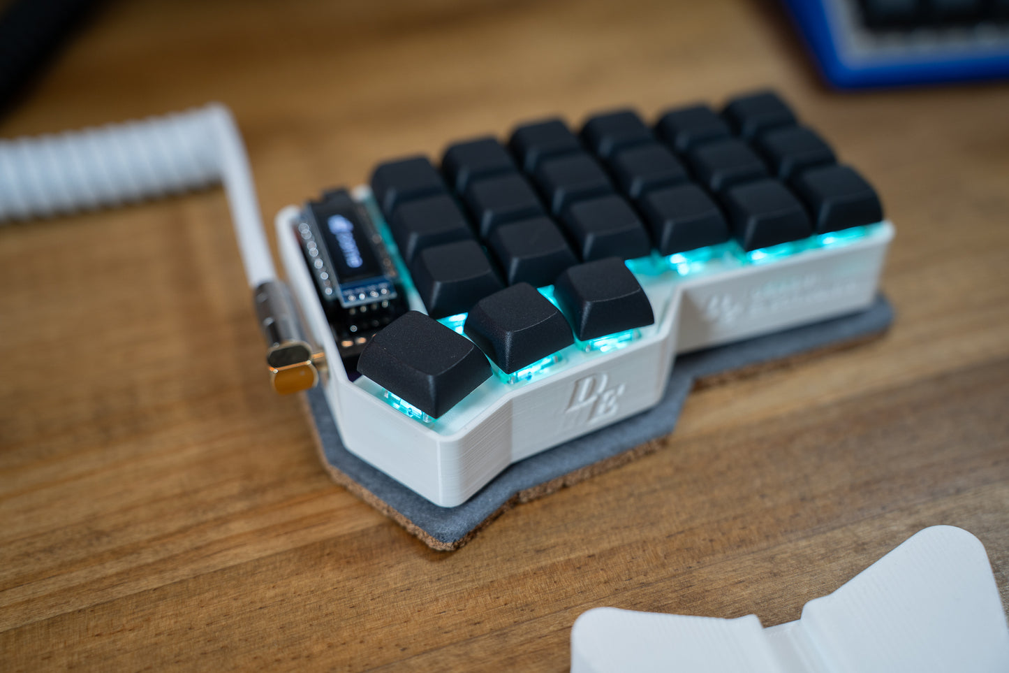 CRKBD Corne White & Black ASSEMBLED MECHANICAL KEYBOARD