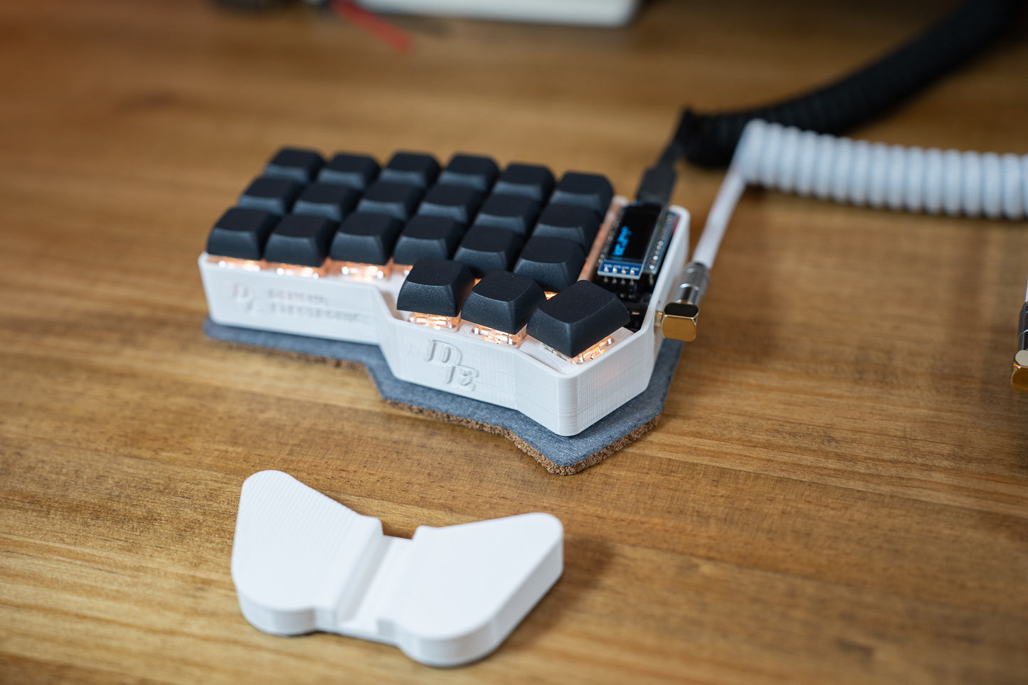 CRKBD Corne White & Black ASSEMBLED MECHANICAL KEYBOARD