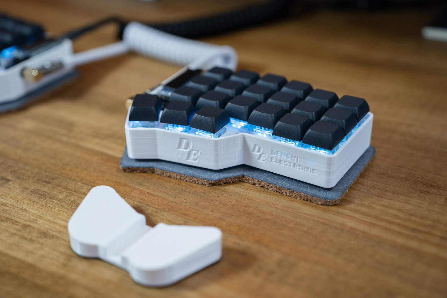 CRKBD Corne White & Black ASSEMBLED MECHANICAL KEYBOARD