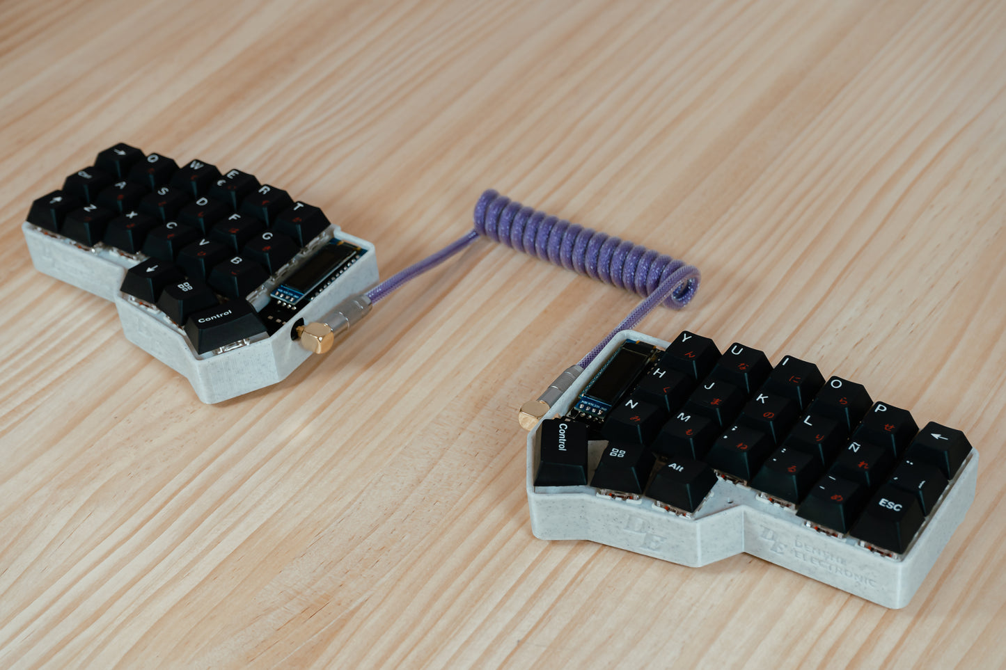 CRKBD Japanese White & Black Ergo ISO ES Keyboard ASSEMBLED MECHANICAL KEYBOARD