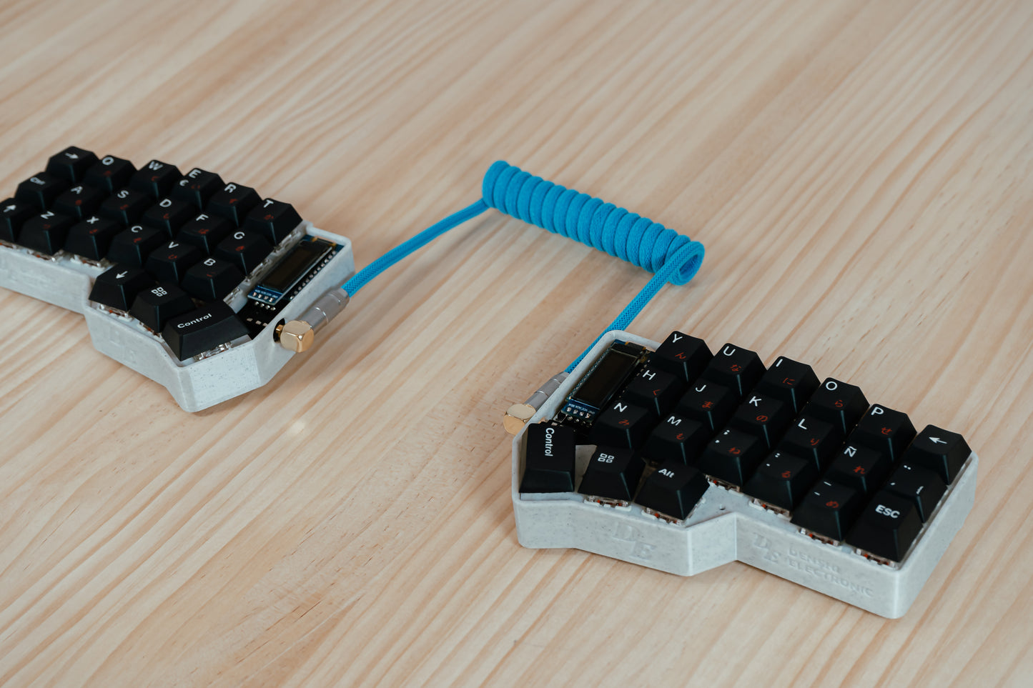 CRKBD Japanese White & Black Ergo ISO ES Keyboard ASSEMBLED MECHANICAL KEYBOARD