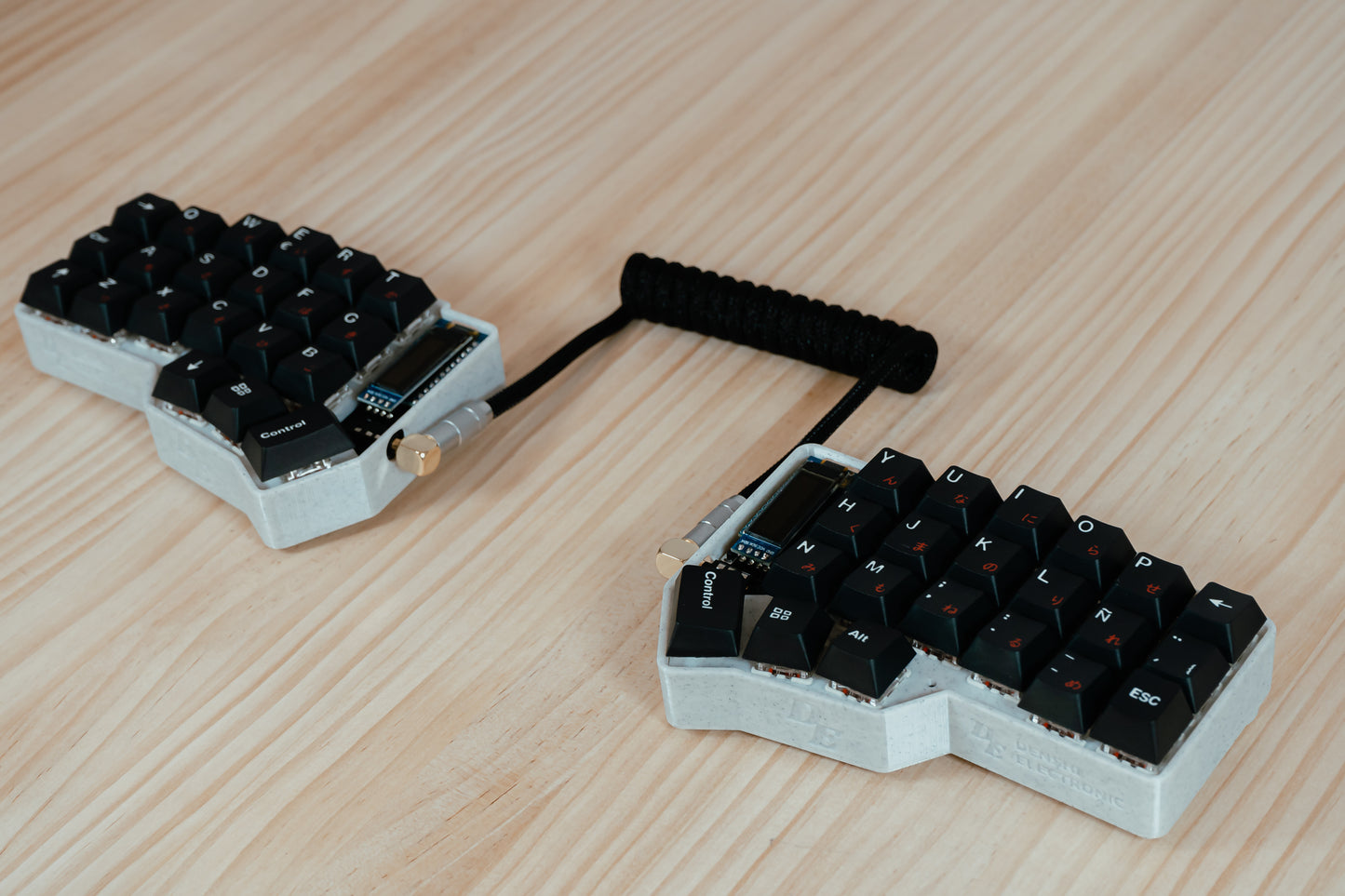 CRKBD Japanese White & Black Ergo ISO ES Keyboard ASSEMBLED MECHANICAL KEYBOARD