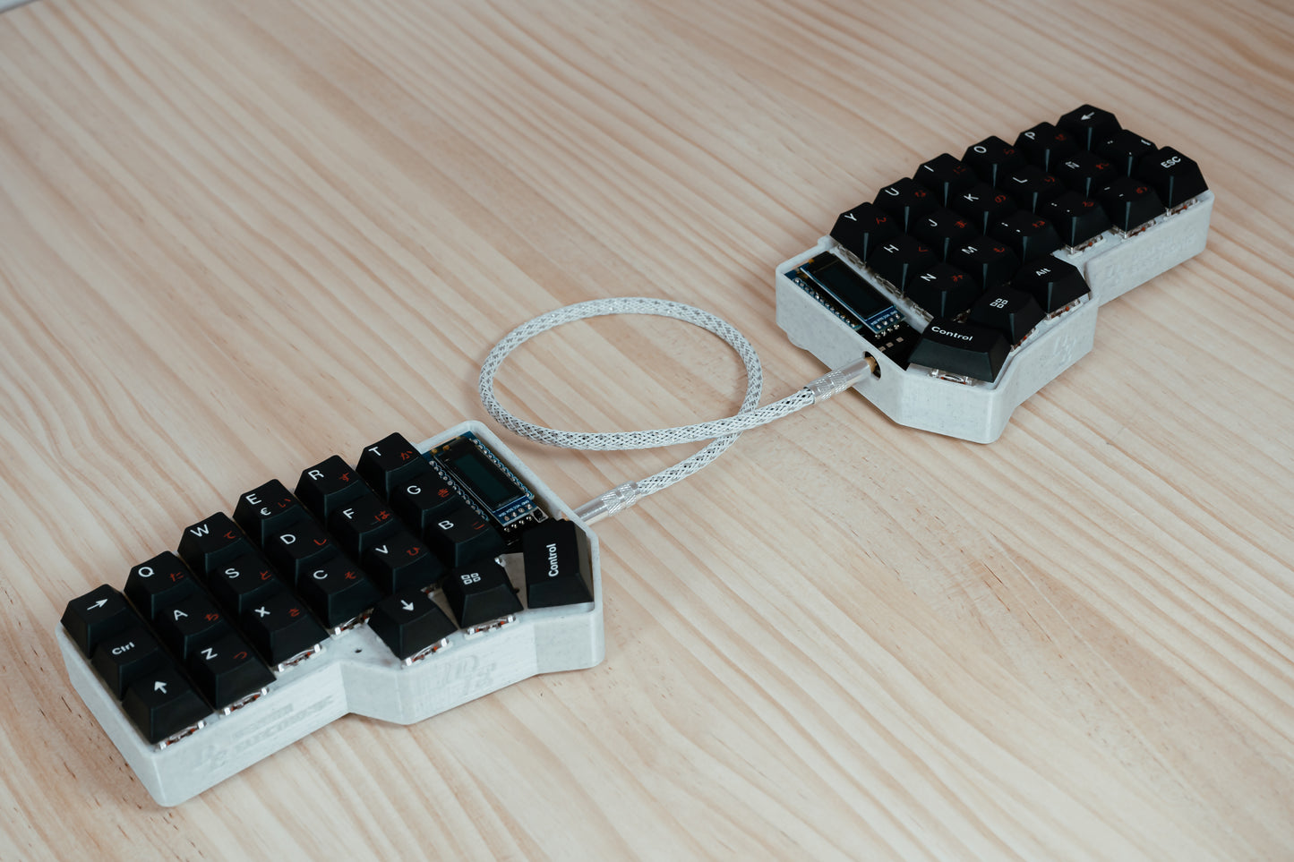 CRKBD Japanese White & Black Ergo ISO ES Keyboard ASSEMBLED MECHANICAL KEYBOARD