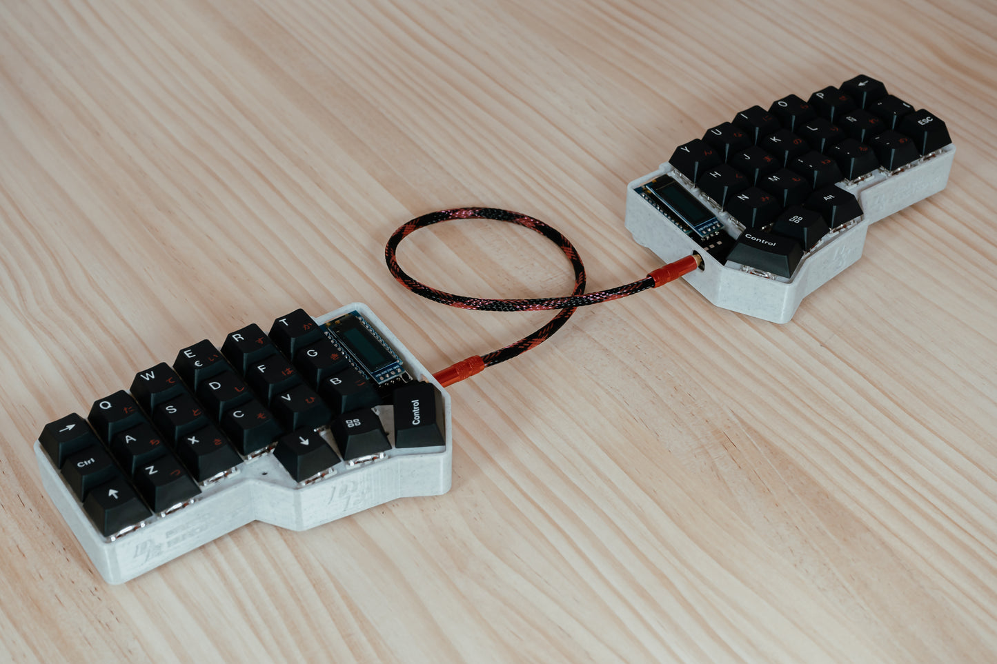 CRKBD Japanese White & Black Ergo ISO ES Keyboard ASSEMBLED MECHANICAL KEYBOARD