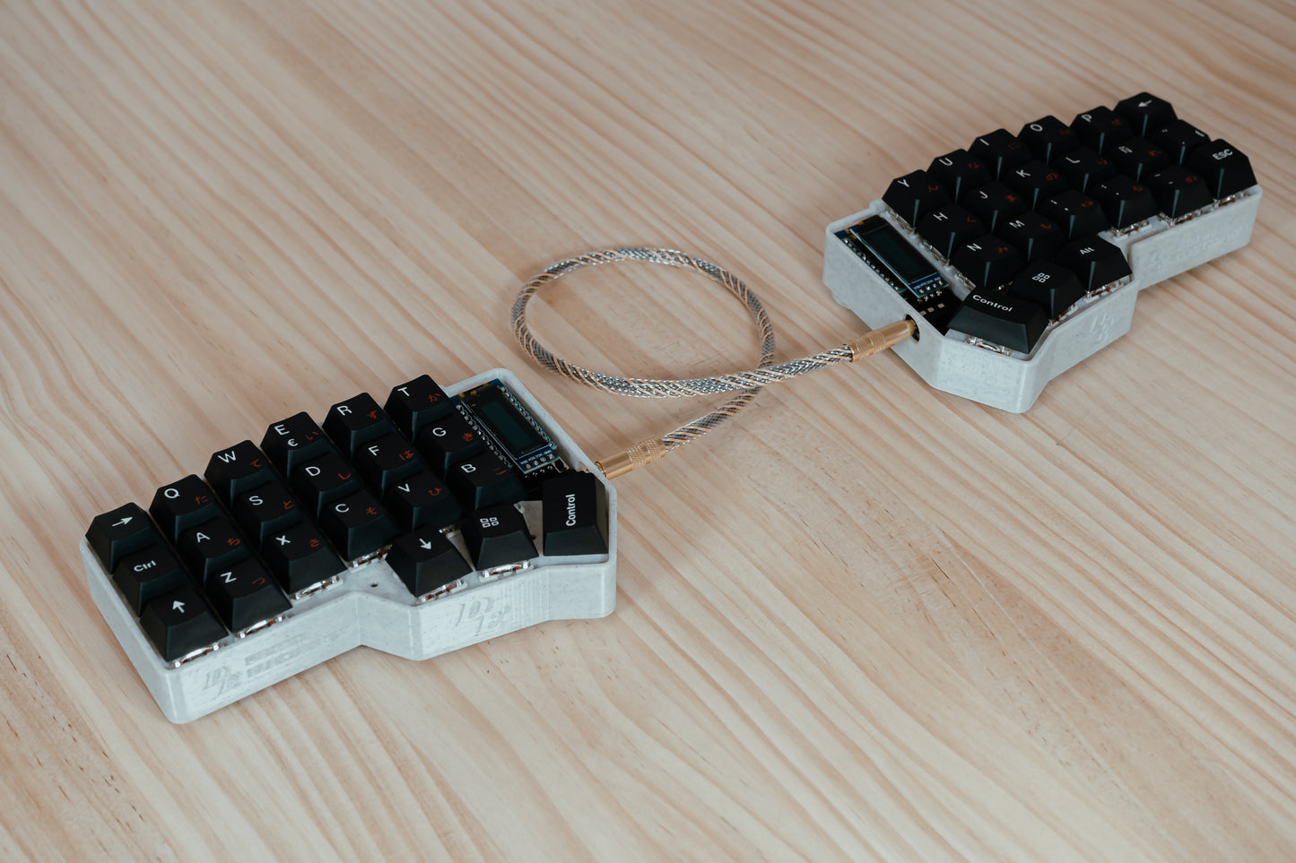CRKBD Japanese White & Black Ergo ISO ES Keyboard ASSEMBLED MECHANICAL KEYBOARD