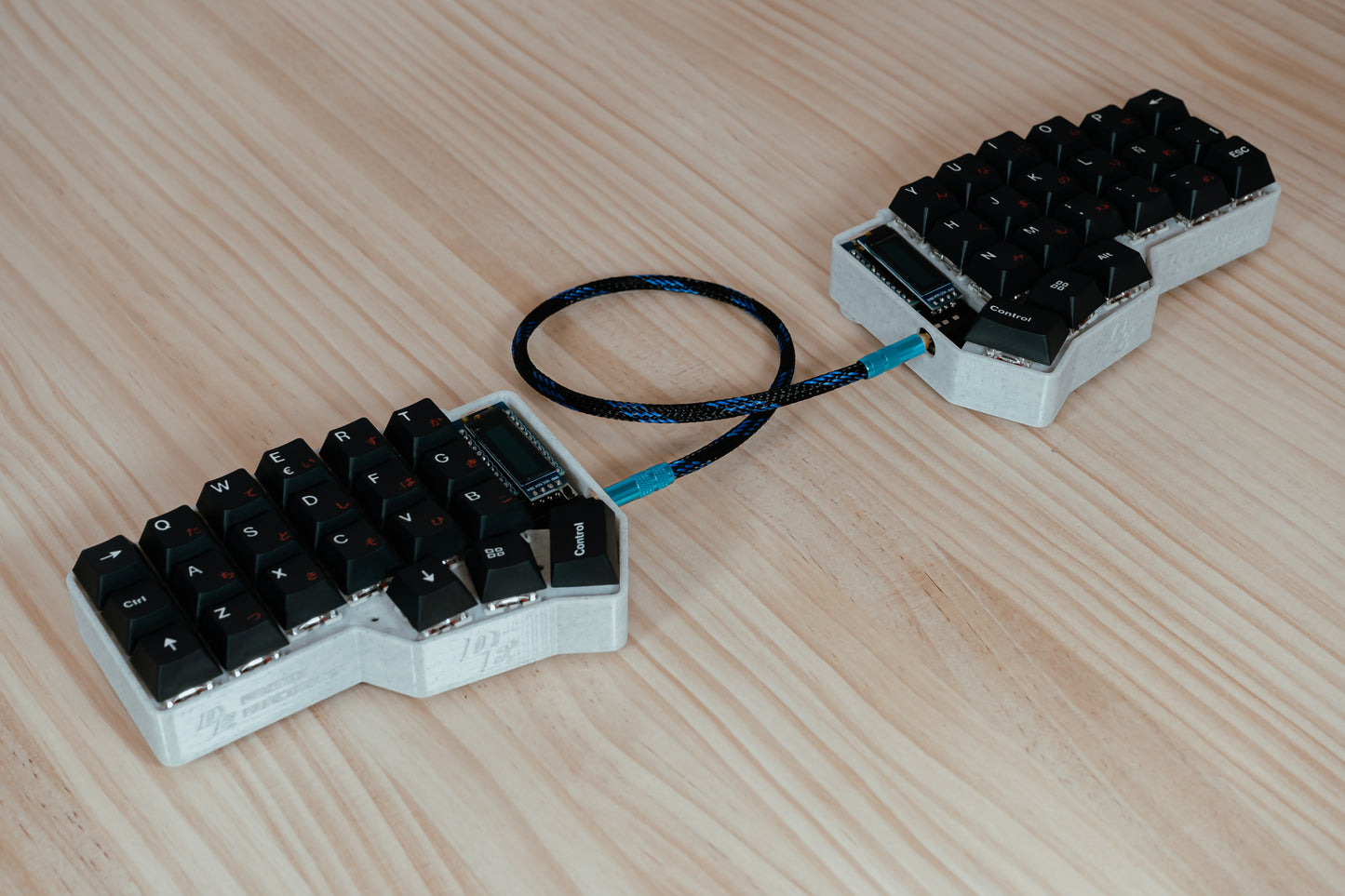 CRKBD Japanese White & Black Ergo ISO ES Keyboard ASSEMBLED MECHANICAL KEYBOARD