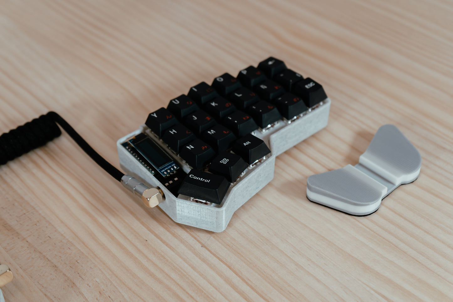 CRKBD Japanese White & Black Ergo ISO ES Keyboard ASSEMBLED MECHANICAL KEYBOARD
