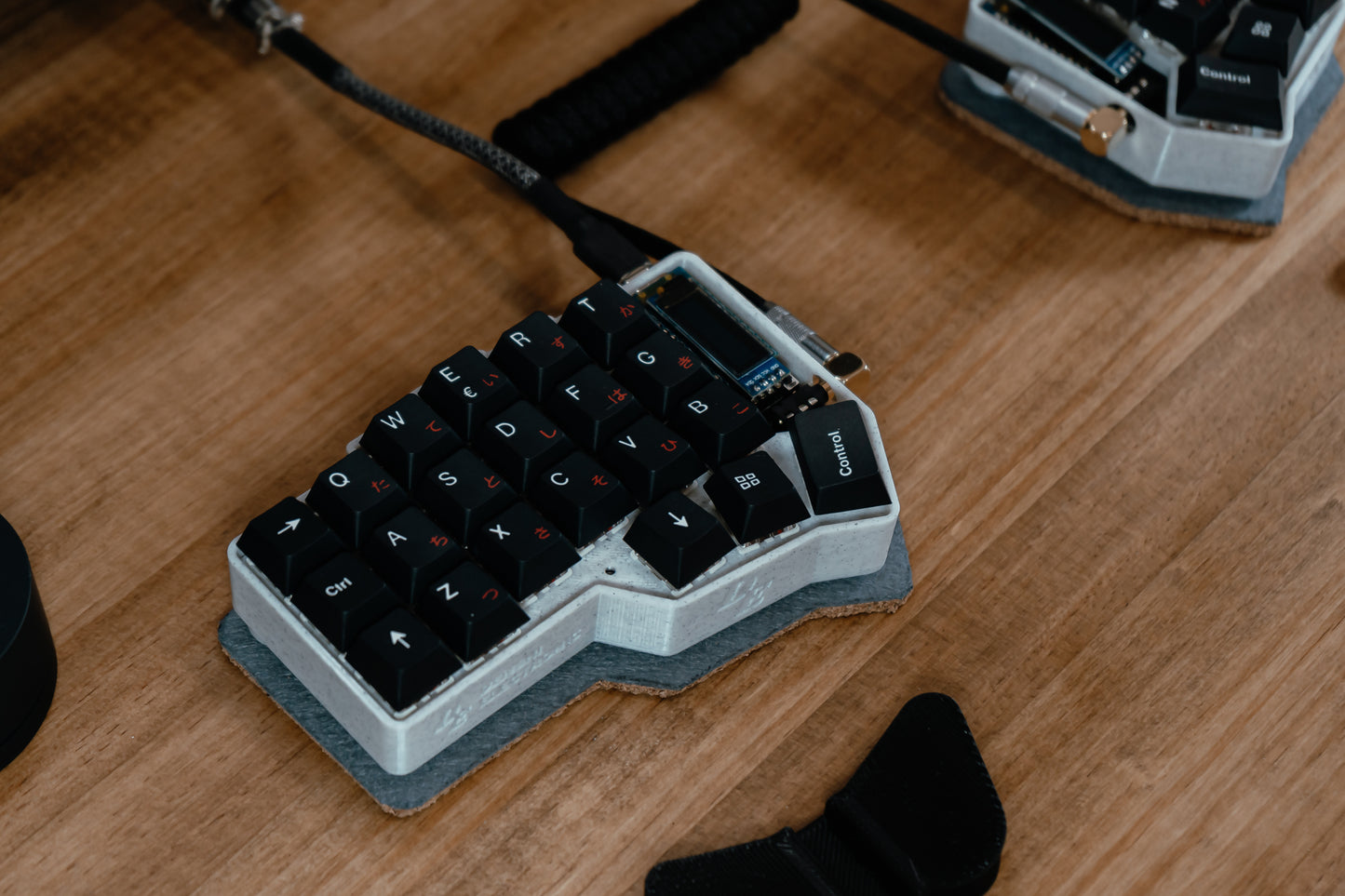 CRKBD Japanese White & Black Ergo ISO ES Keyboard ASSEMBLED MECHANICAL KEYBOARD