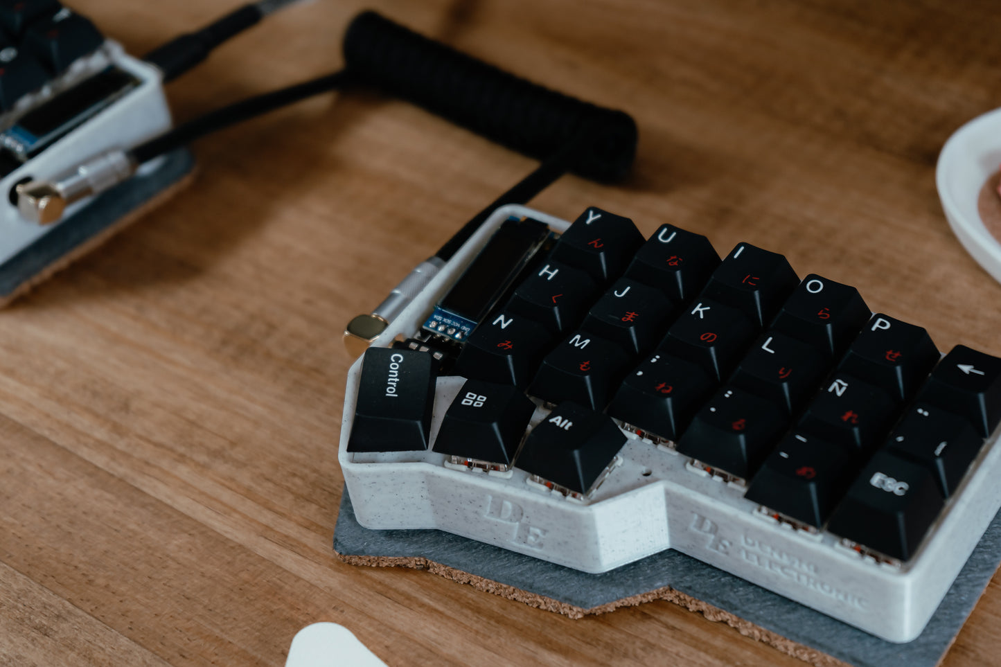 CRKBD Japanese White & Black Ergo ISO ES Keyboard ASSEMBLED MECHANICAL KEYBOARD