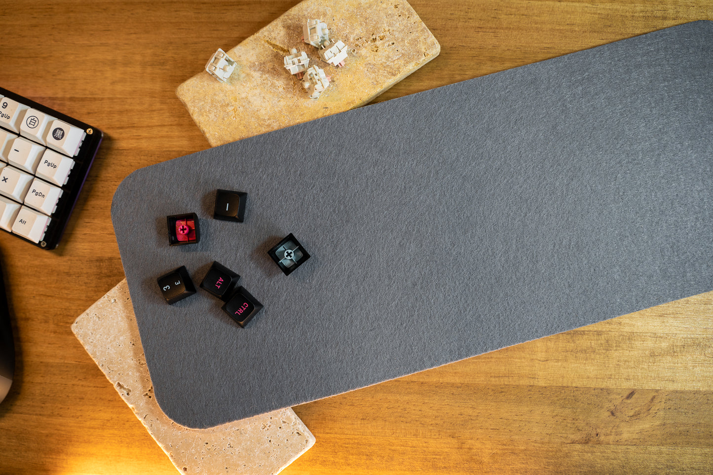 PREMIUM FELT DESK MAT