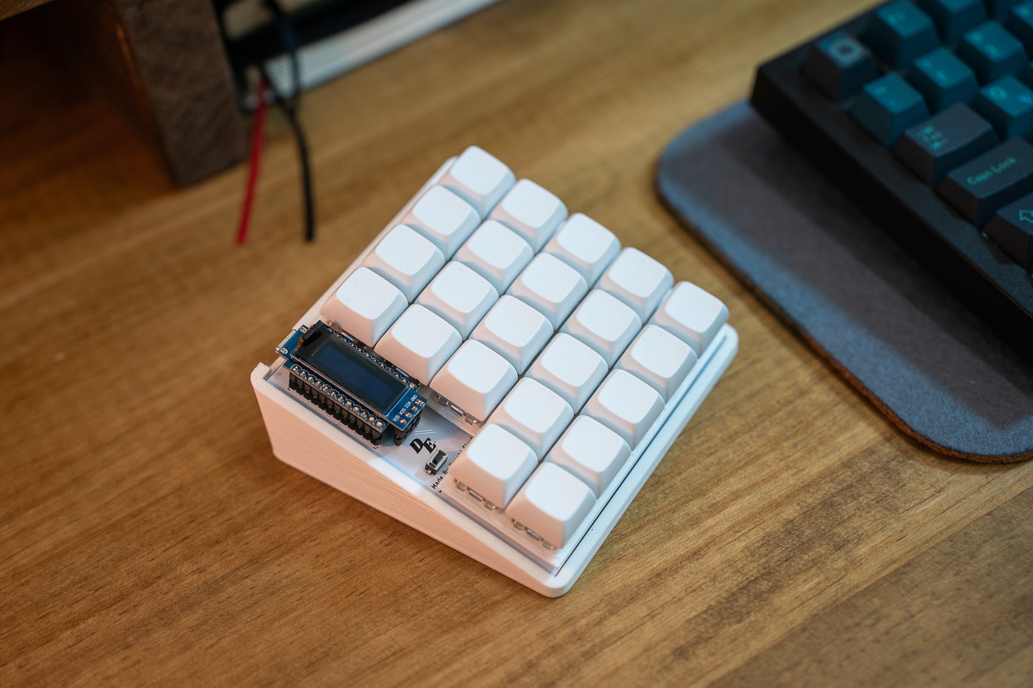 Demacro Macro Pad QMK/VIA Compatible With Full White Keycaps