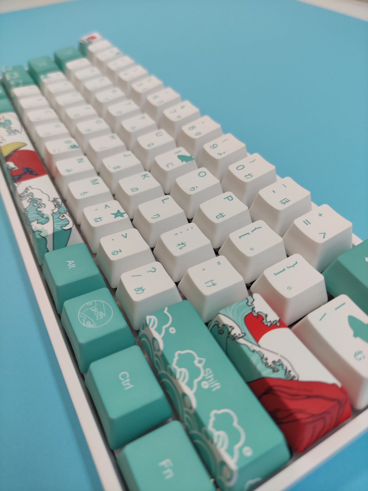 DE61C WITH JAPANESE CORAL SEA / ASSEMBLED 60% MECHANICAL KEYBOARD