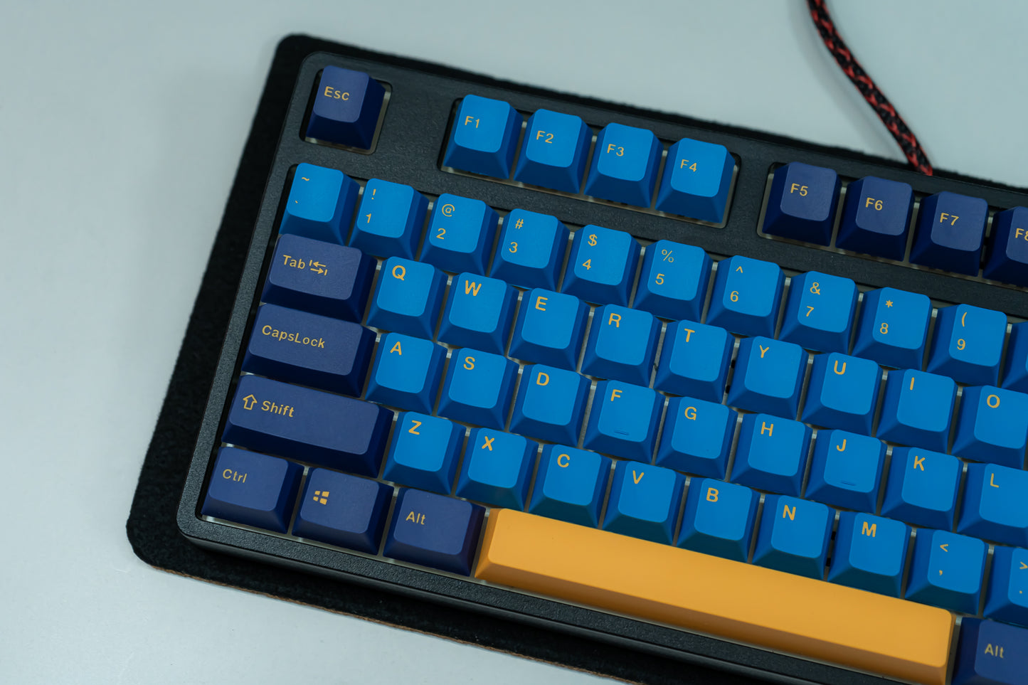 PBT DOUBLESHOT OEM PROFILE MACAW KEYCAPS SET