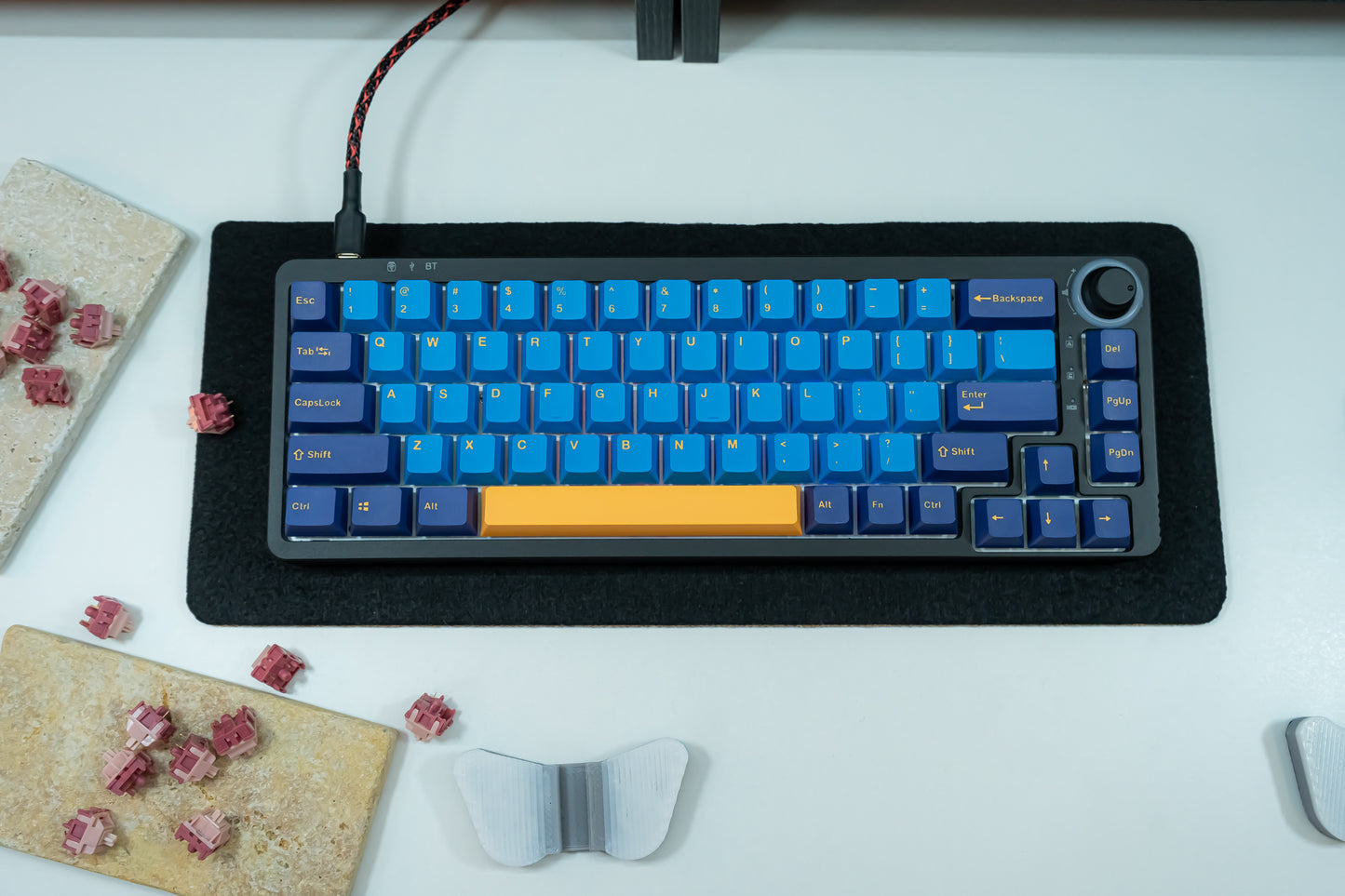 PBT DOUBLESHOT OEM PROFILE MACAW KEYCAPS SET