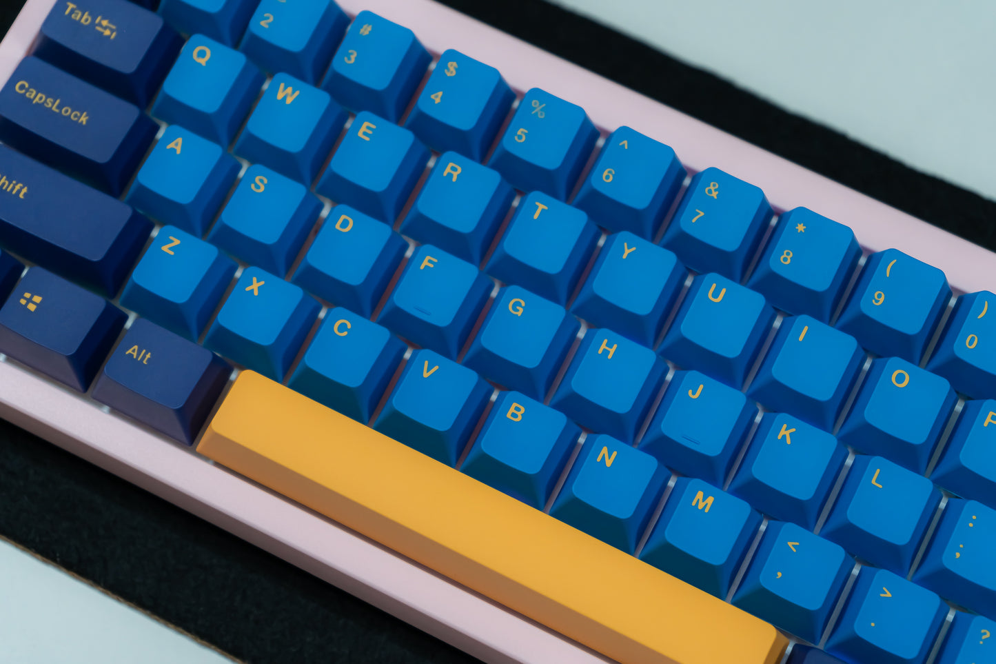 PBT DOUBLESHOT OEM PROFILE MACAW KEYCAPS SET