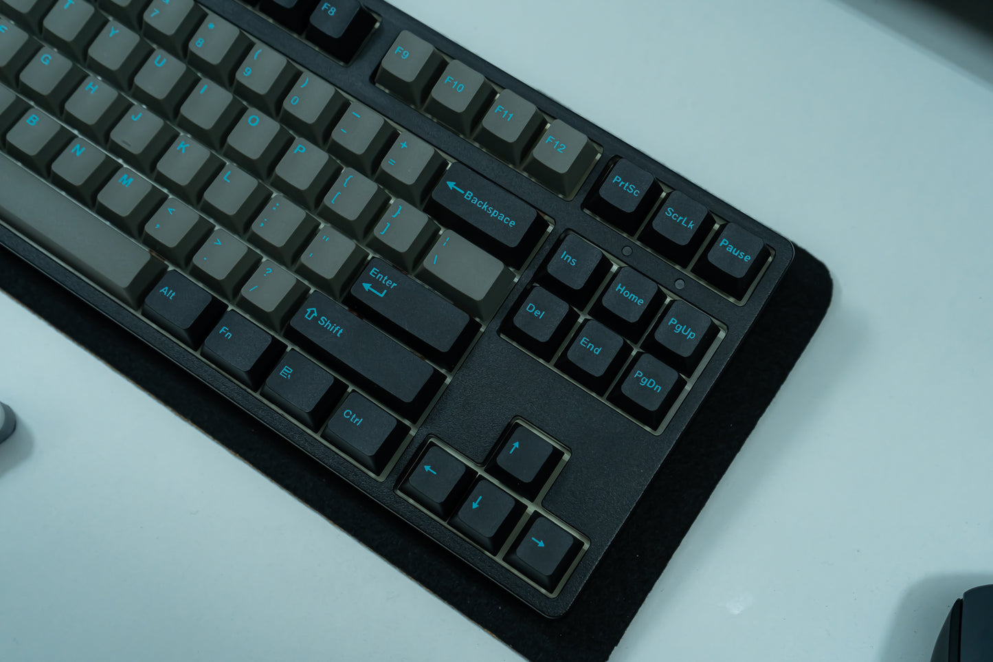 PBT DOUBLESHOT OEM PROFILE GRAPHITE KEYCAPS SET