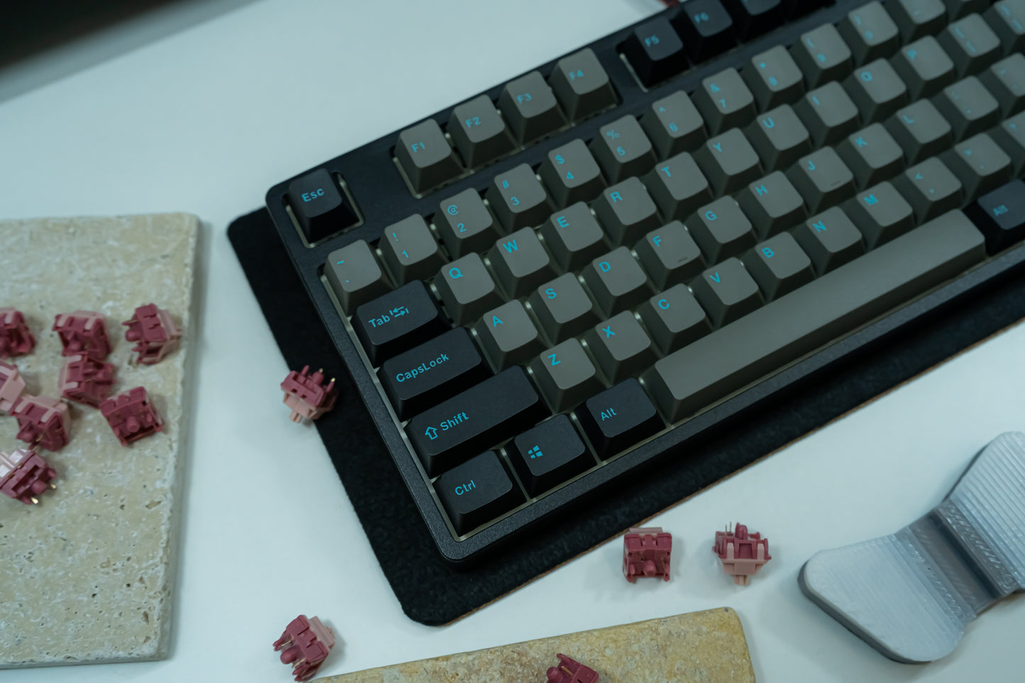 PBT DOUBLESHOT OEM PROFILE GRAPHITE KEYCAPS SET