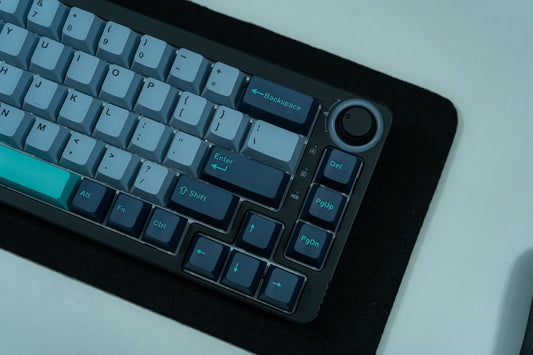 KF068 WITH PBT HAMMERHEAD KEYCAPS / WIRELESS ASSEMBLED 65% HOT-SWAP MECHANICAL KEYBOARD