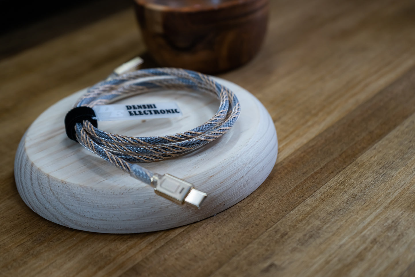 Basic Gold & Clear Cable