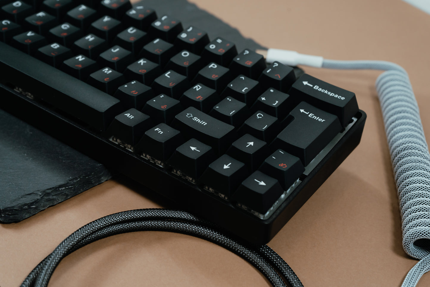 DE64 WITH JAPANESE WOB ISO ES / ASSEMBLED 60% MECHANICAL KEYBOARD