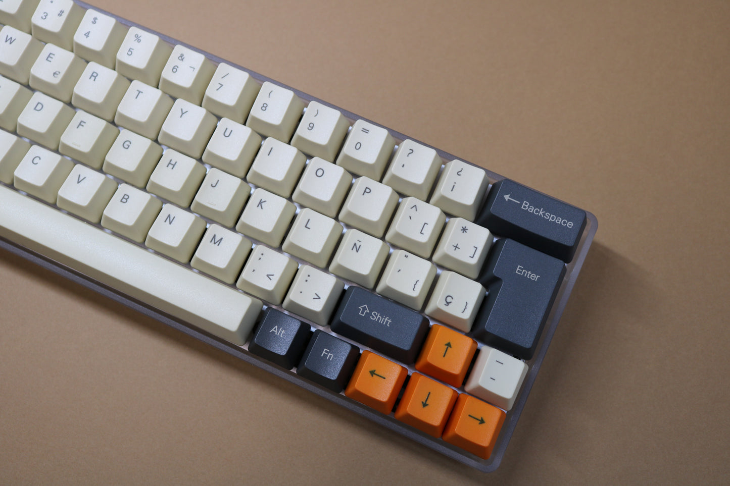 DE64R WITH RETRO ORANGE BEIGE ISO ES / ASSEMBLED 60% MECHANICAL KEYBOARD