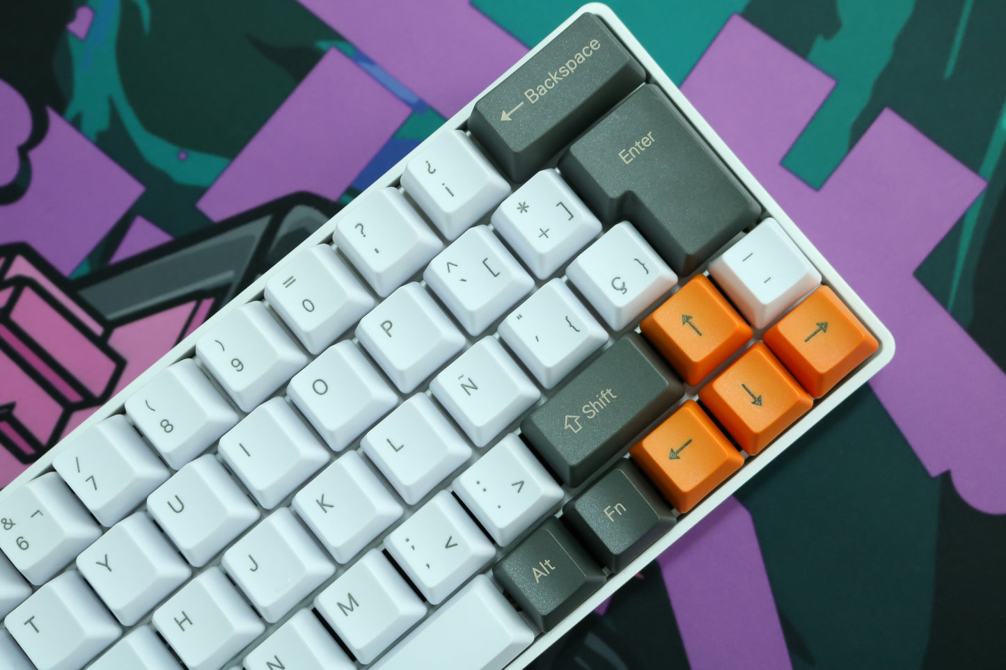 DE64R WITH RETRO ORANGE WHITE ISO ES / ASSEMBLED 60% MECHANICAL KEYBOARD