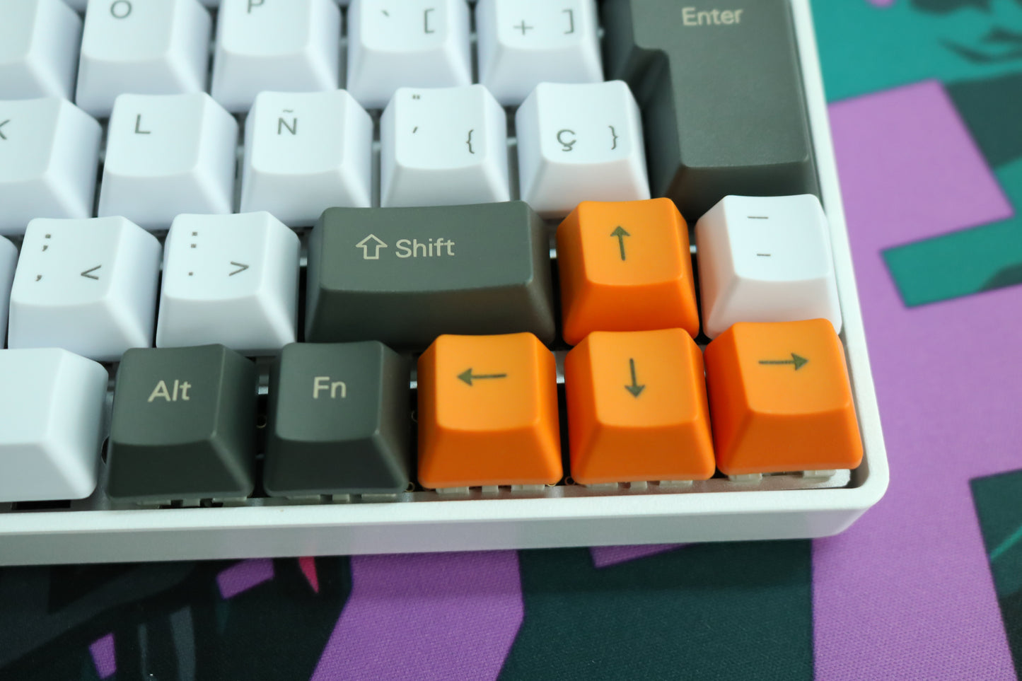 DE64R WITH RETRO ORANGE WHITE ISO ES / ASSEMBLED 60% MECHANICAL KEYBOARD