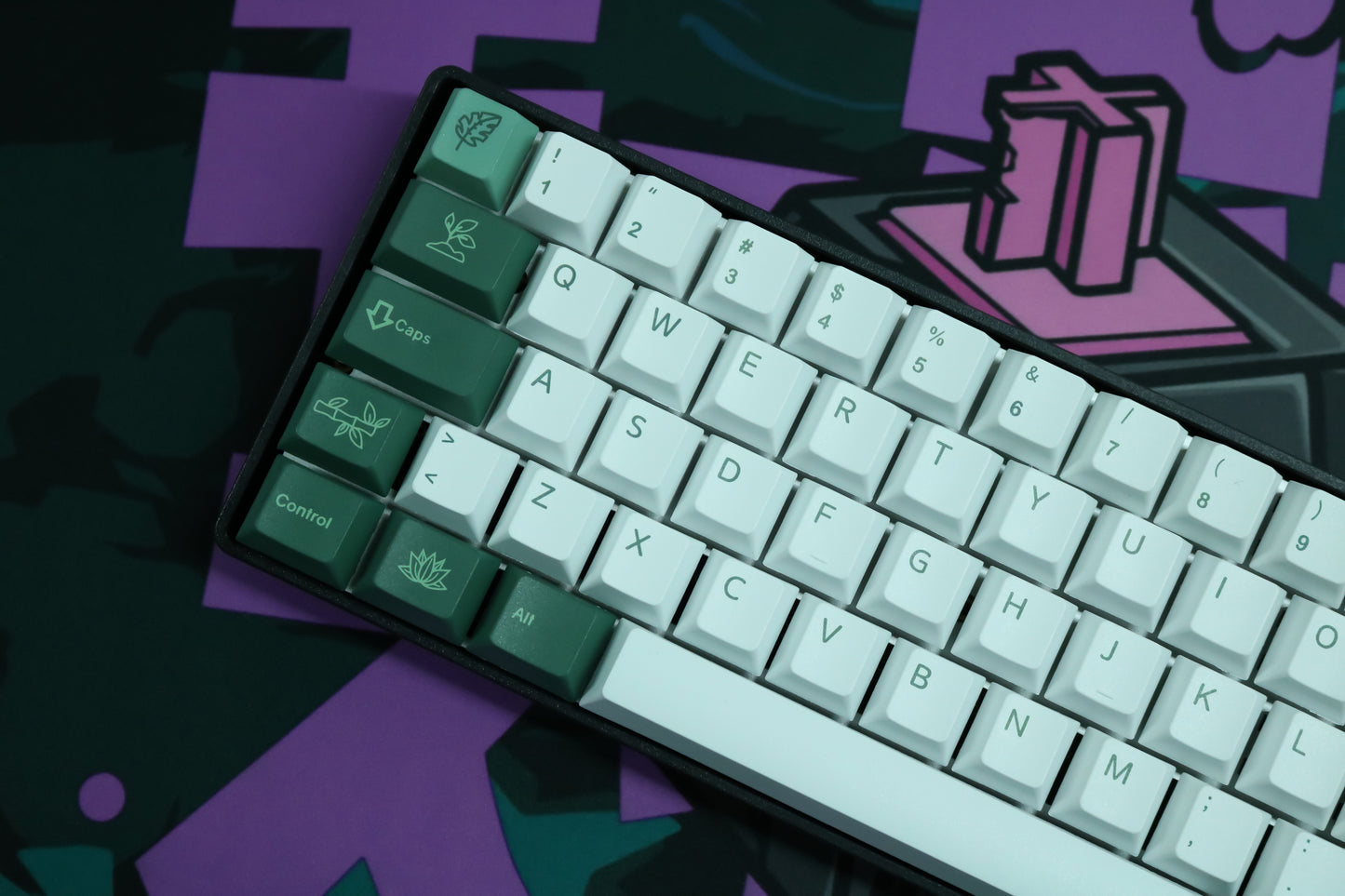 DE64L WITH GREEN LOTO ISO ES / ASSEMBLED 60% MECHANICAL KEYBOARD